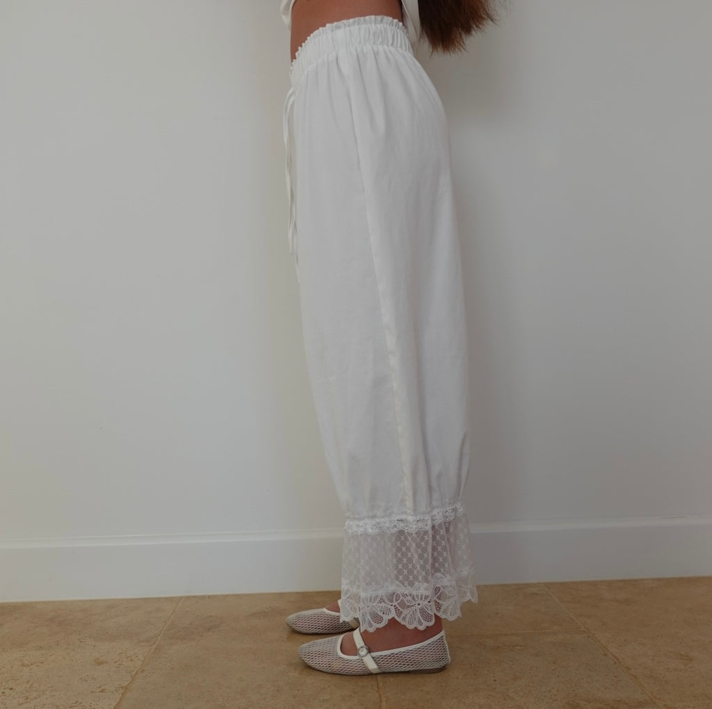 classic white mooalu pants